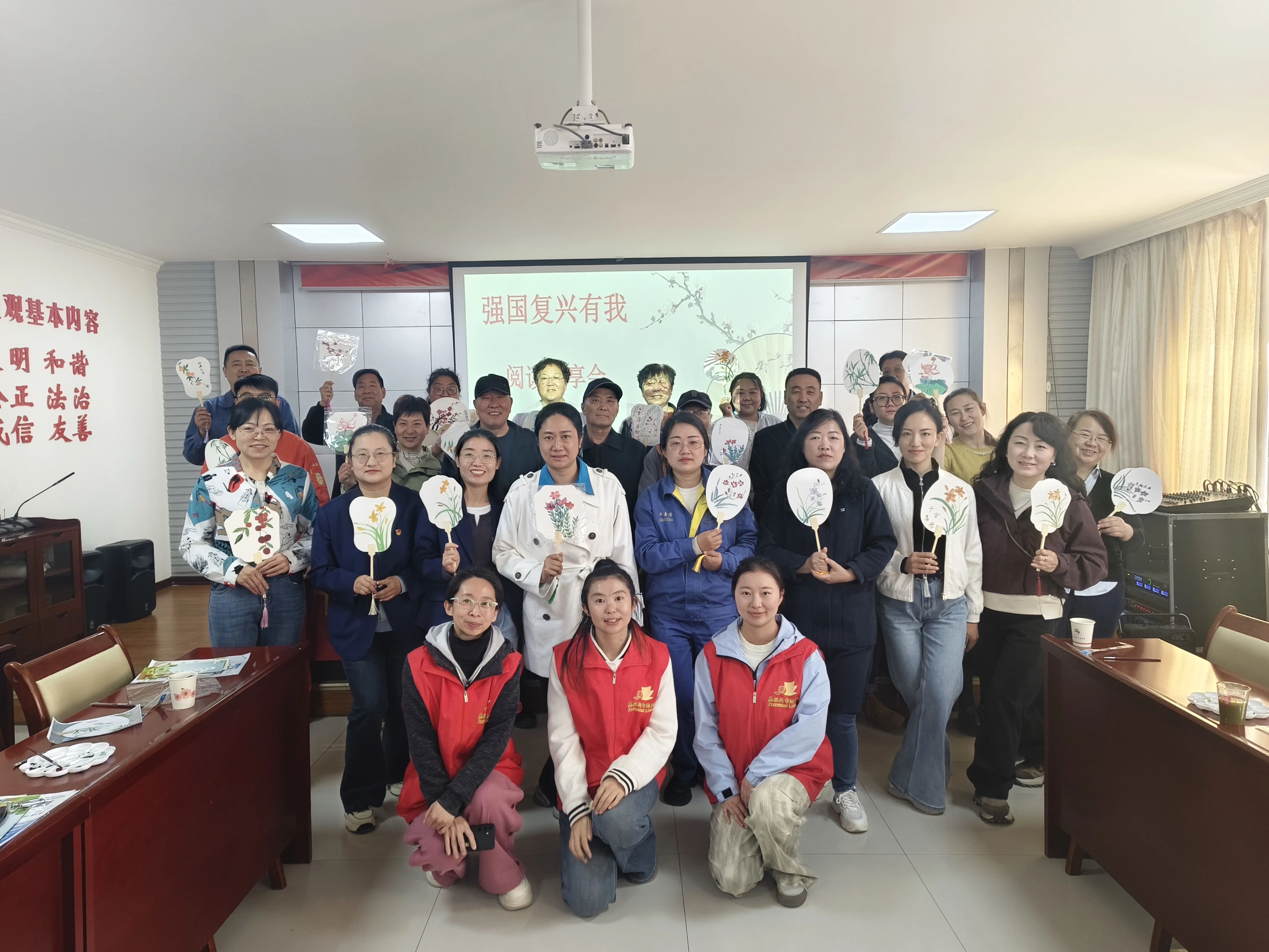 阅盛世非遗 品时光匠心| 市图书馆联合紫轩社区图书分馆，开展“书香雄关 同城共读”主题阅读活动