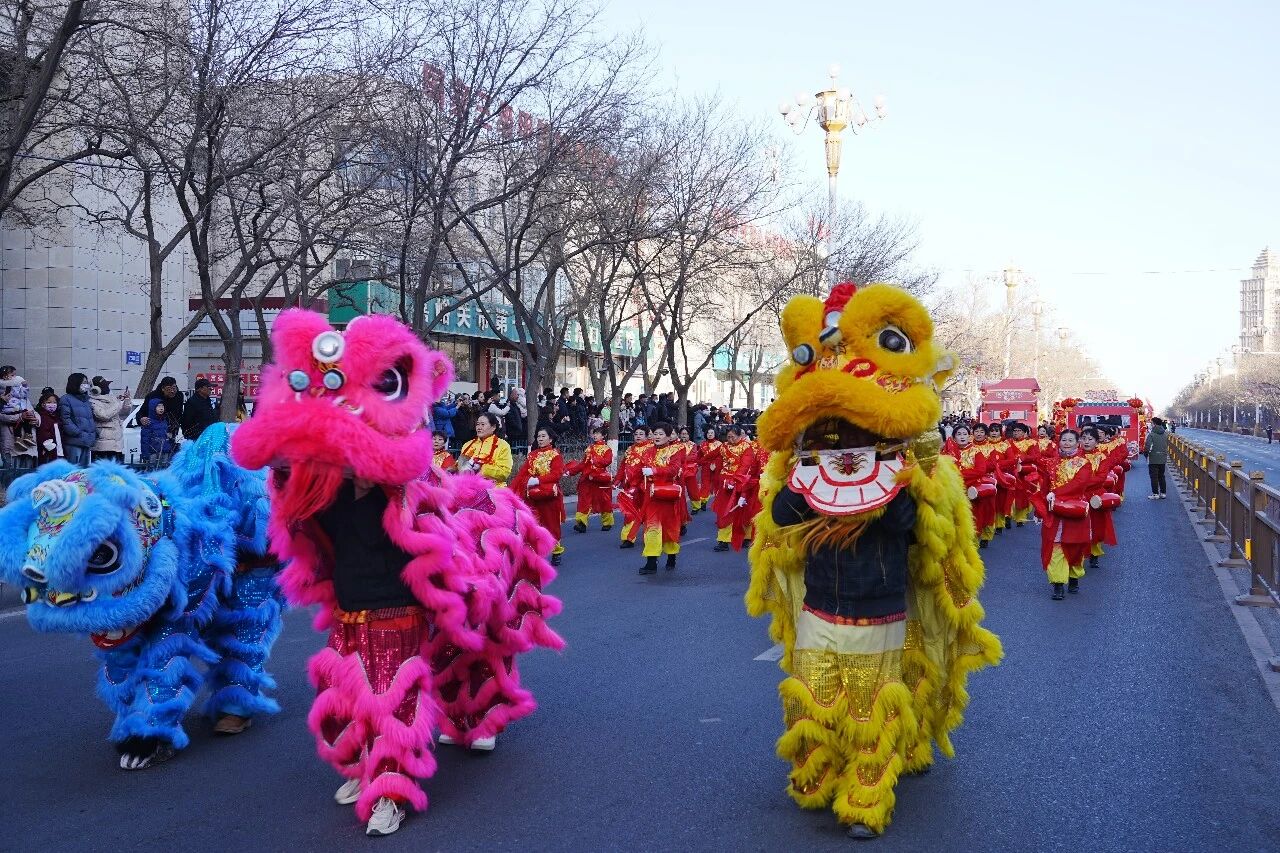 锣鼓喧天辞旧岁 雄关社火闹新春——嘉峪关市2026年迎新春社火巡演圆满举办