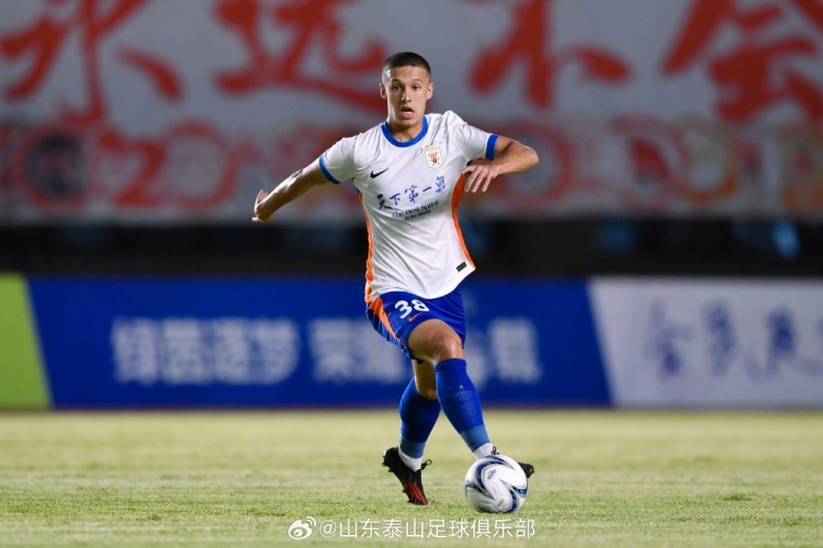 泽卡戴帽+陈蒲李小恒破门 山东泰山客场5-0横扫广西恒宸晋级