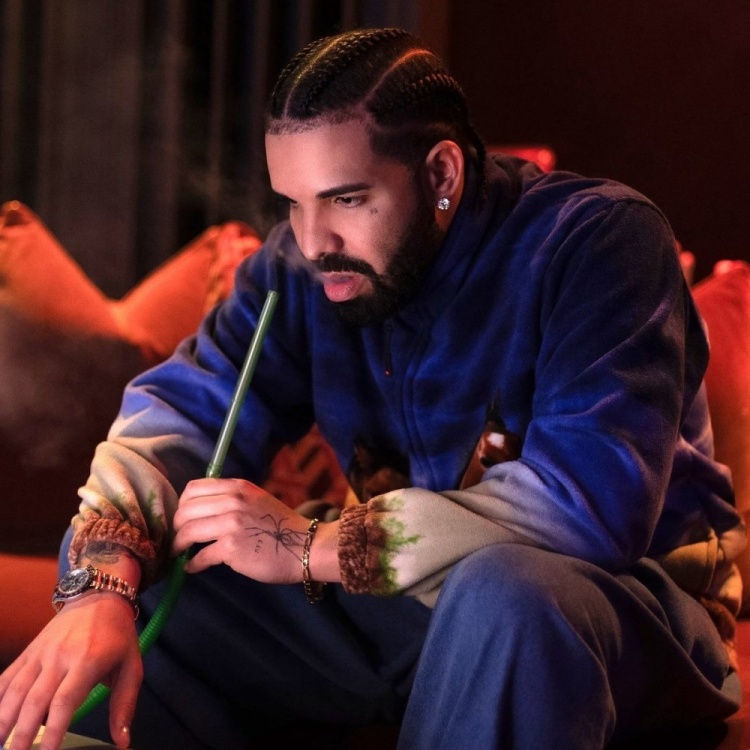 Drake新歌炮轰詹姆斯：靠换队成就生涯，称自己才是真男人