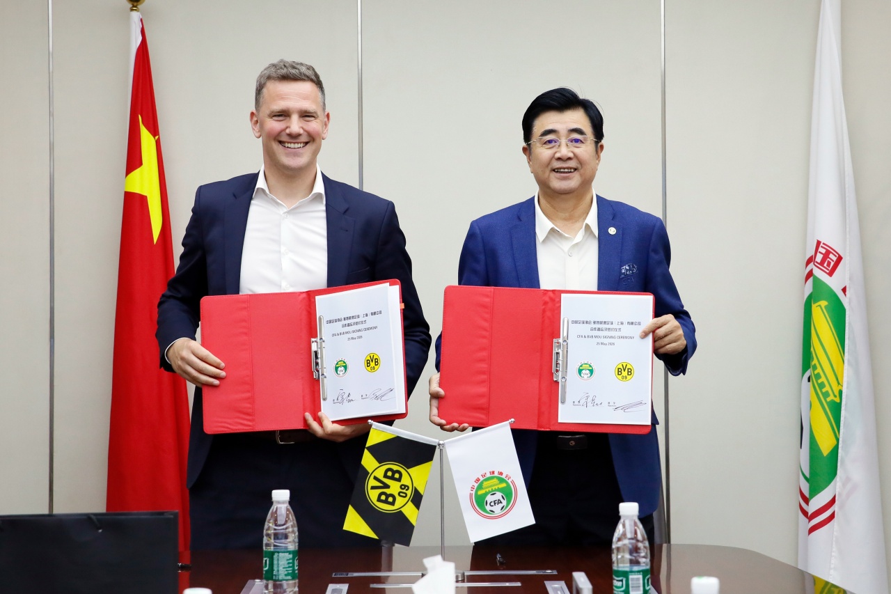 中国足协与多特蒙德签署青训备忘录,宋凯强调施拉普纳以来历史传承 中国足协与多特蒙德签署青训备忘录,宋凯强调施拉普纳以来历史传承