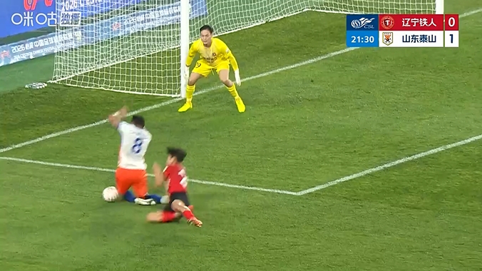VAR判定点球 泽卡双响助山东泰山客场2-0领先辽宁铁人