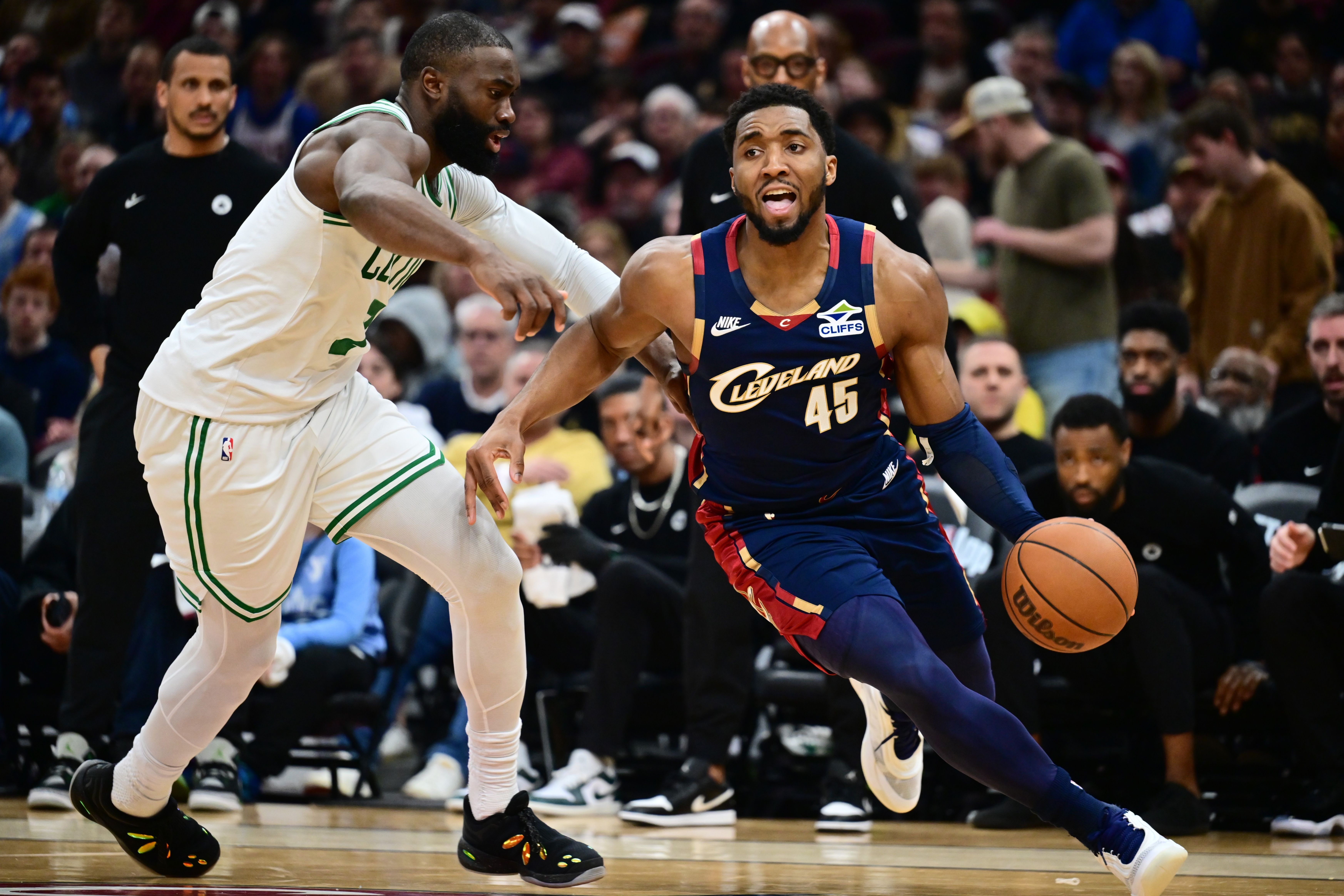 米切尔4年2.73亿续约评级B- 骑士豪赌二线球星上限 米切尔4年2.73亿续约评级B- 骑士豪赌二线球星上限