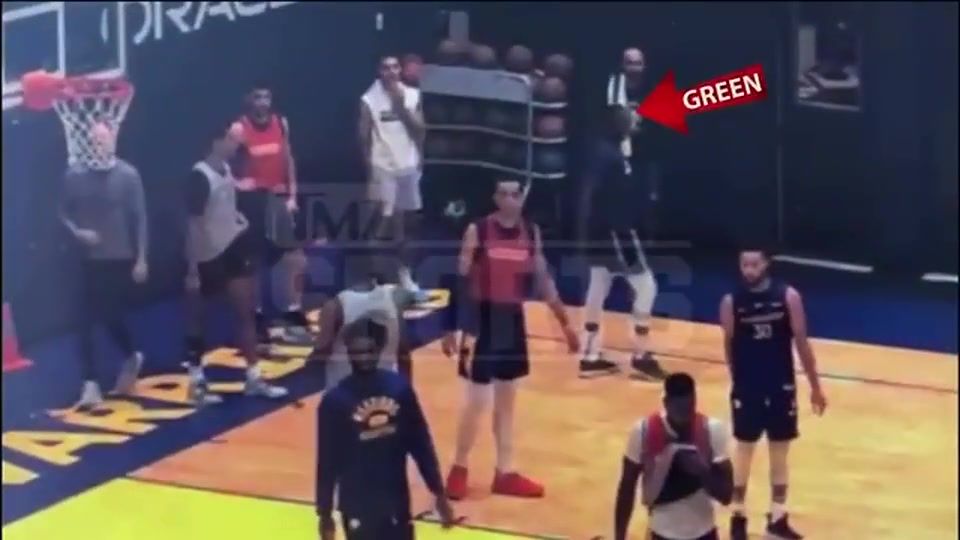 热火内讧升级:阿德巴约训练场挥拳击中希罗面部,NBA队友反目史再添新案例 热火内讧升级:阿德巴约训练场挥拳击中希罗面部,NBA队友反目史再添新案例