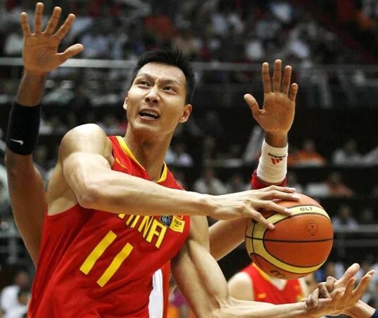 13年前中国男篮耻辱溃败真相:易建联不该背锅 杨纳基斯才是责任人 13年前中国男篮耻辱溃败真相:易建联不该背锅 杨纳基斯才是责任人