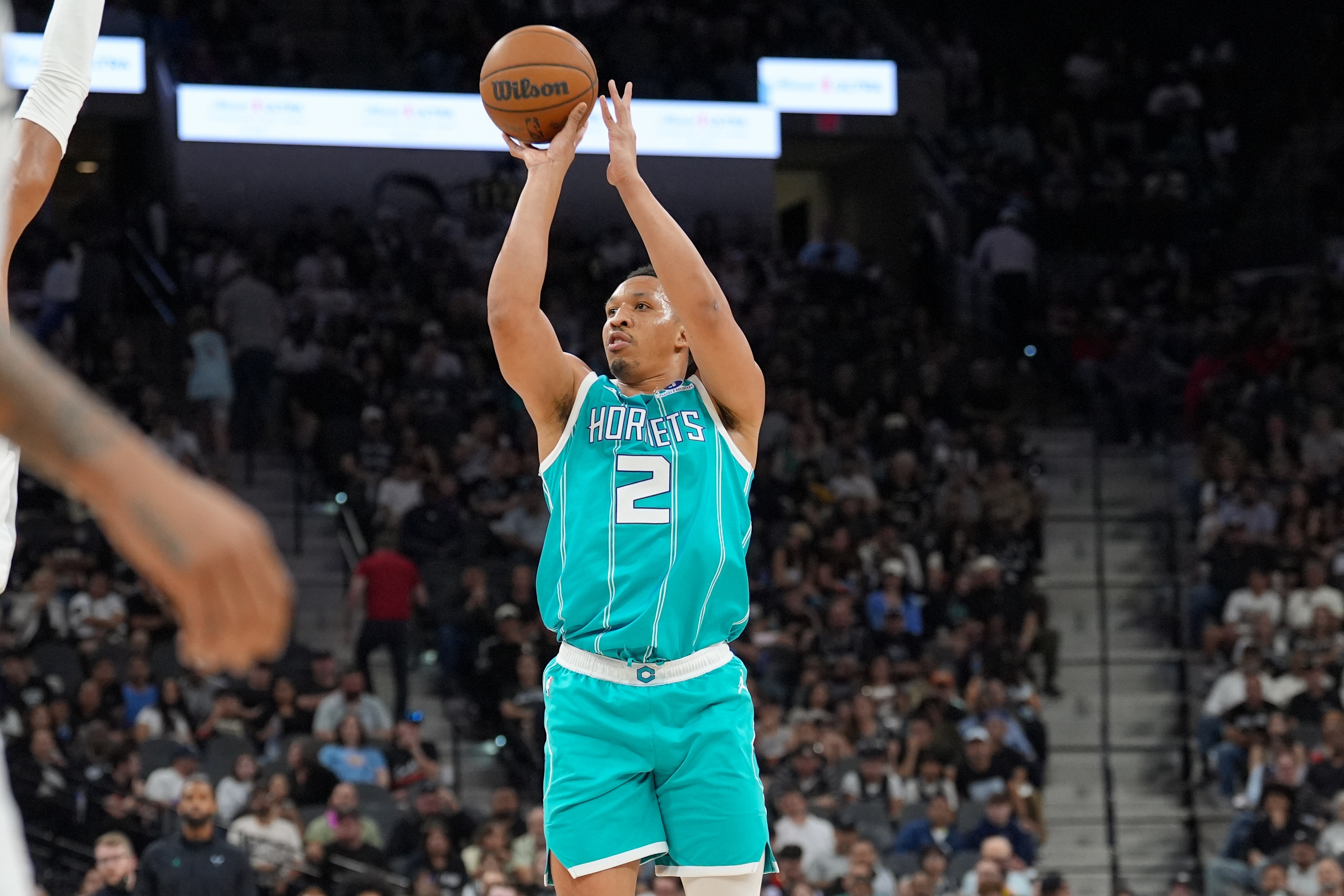 格威：阵容变化在NBA是常态，黄蜂失去三球和小乔但引进新血