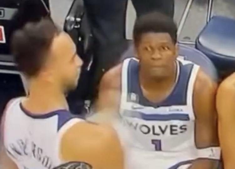赌城再爆内讧：阿德巴约拳击希罗，NBA队友反目史添新章