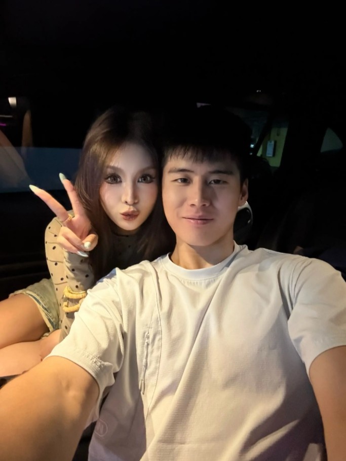 陈家政女友社媒晒甜蜜合照:这也不是个巧合 连我兄弟都晓得 陈家政女友社媒晒甜蜜合照:这也不是个巧合 连我兄弟都晓得