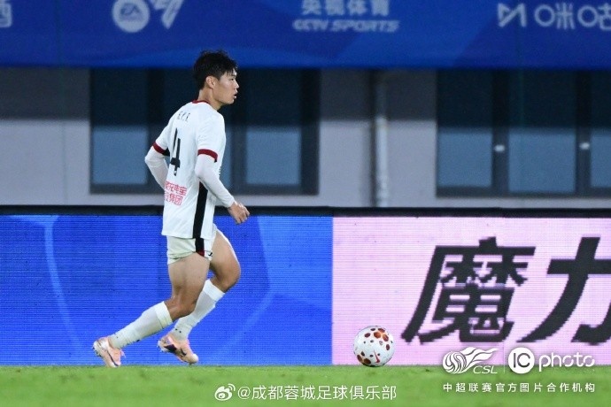 蓉城主帅详解边后卫分置 费利佩称对手针对性增强是进阶必经