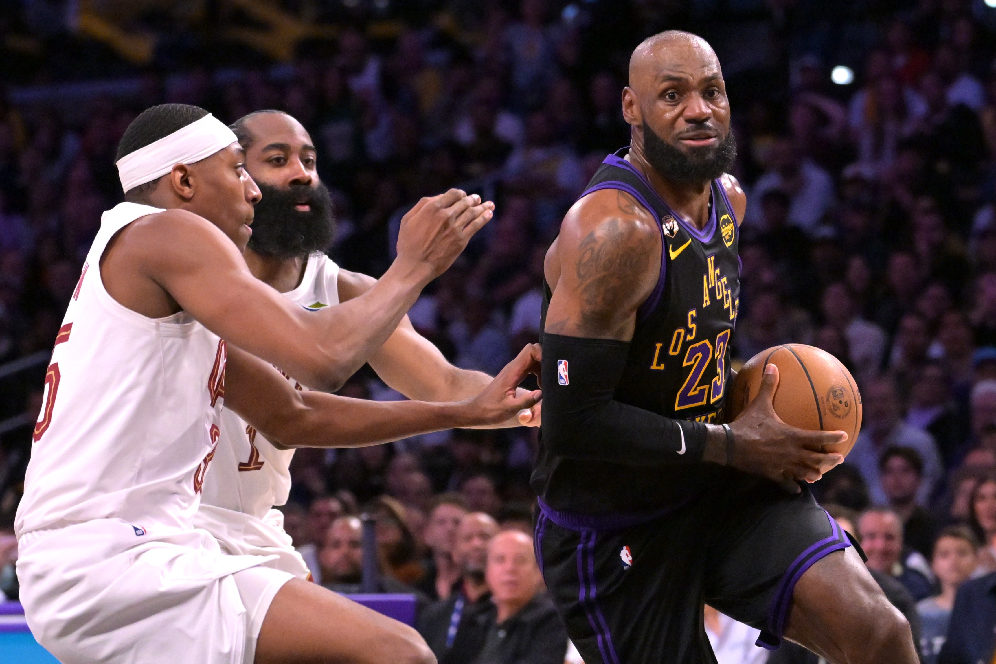 弗莱:字母哥将使詹姆斯沦为定点投手 詹哈登组合更优 弗莱:字母哥将使詹姆斯沦为定点投手 詹哈登组合更优