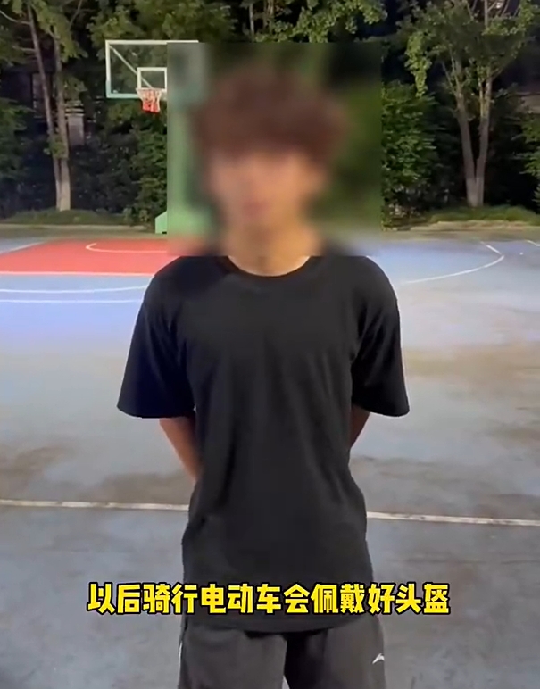 追车少年登报道歉:以后一定戴头盔安全驾驶 乔治寻找球迷签名