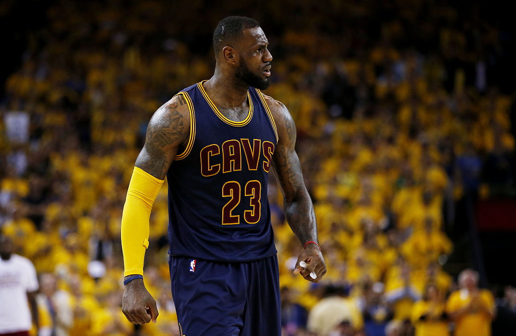 杨毅谈詹姆斯回骑士:吉尔伯特难释怀,老詹也怕被交易 杨毅谈詹姆斯回骑士:吉尔伯特难释怀,老詹也怕被交易