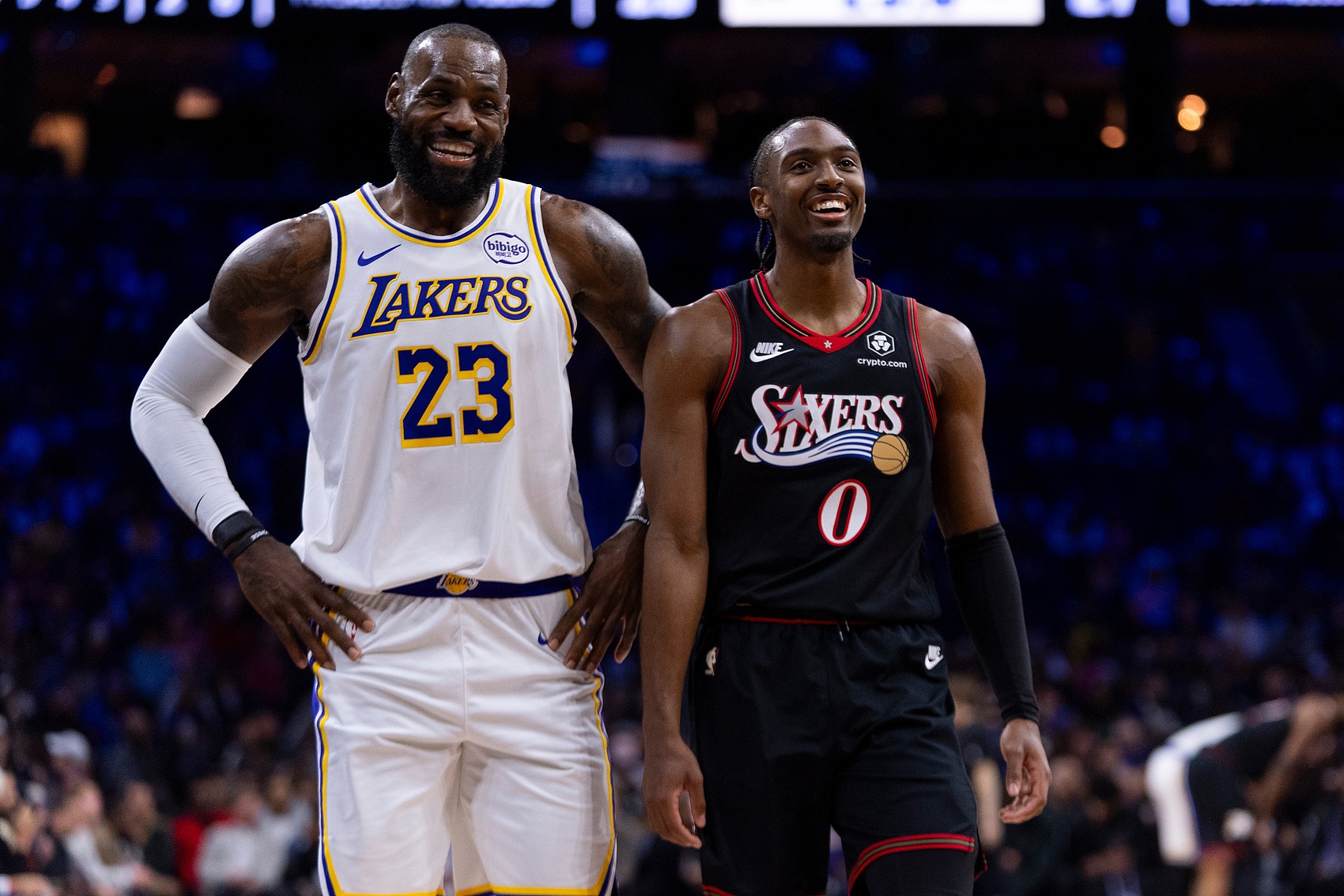 老詹2年800万底薪加盟76人,史上最低薪高能签约诞生 老詹2年800万底薪加盟76人,史上最低薪高能签约诞生