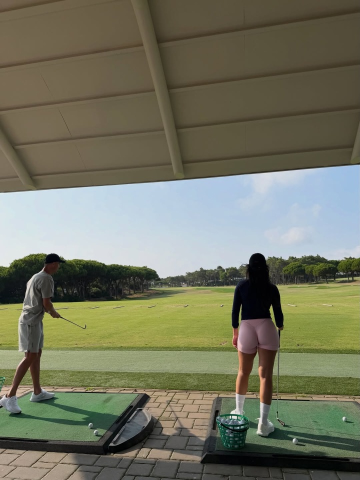 里沙利松妻子泳装秀 马丁内利完婚 加维染粉发 里沙利松妻子泳装秀 马丁内利完婚 加维染粉发