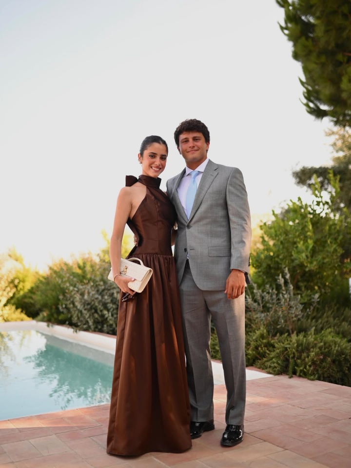 里沙利松妻子泳装秀 马丁内利完婚 加维染粉发 里沙利松妻子泳装秀 马丁内利完婚 加维染粉发