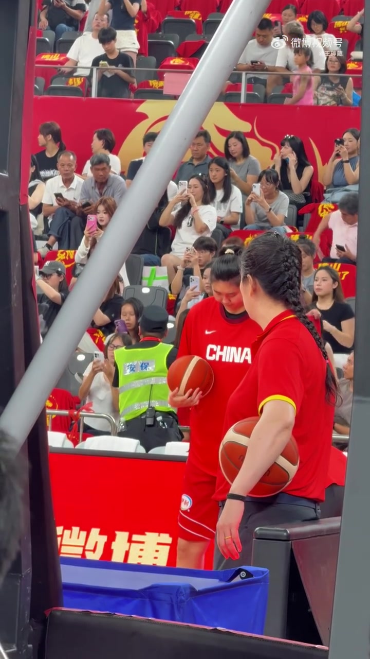 张子宇未脱热身服缺席赛前热身 中尼女篮热身赛第三场出战成疑