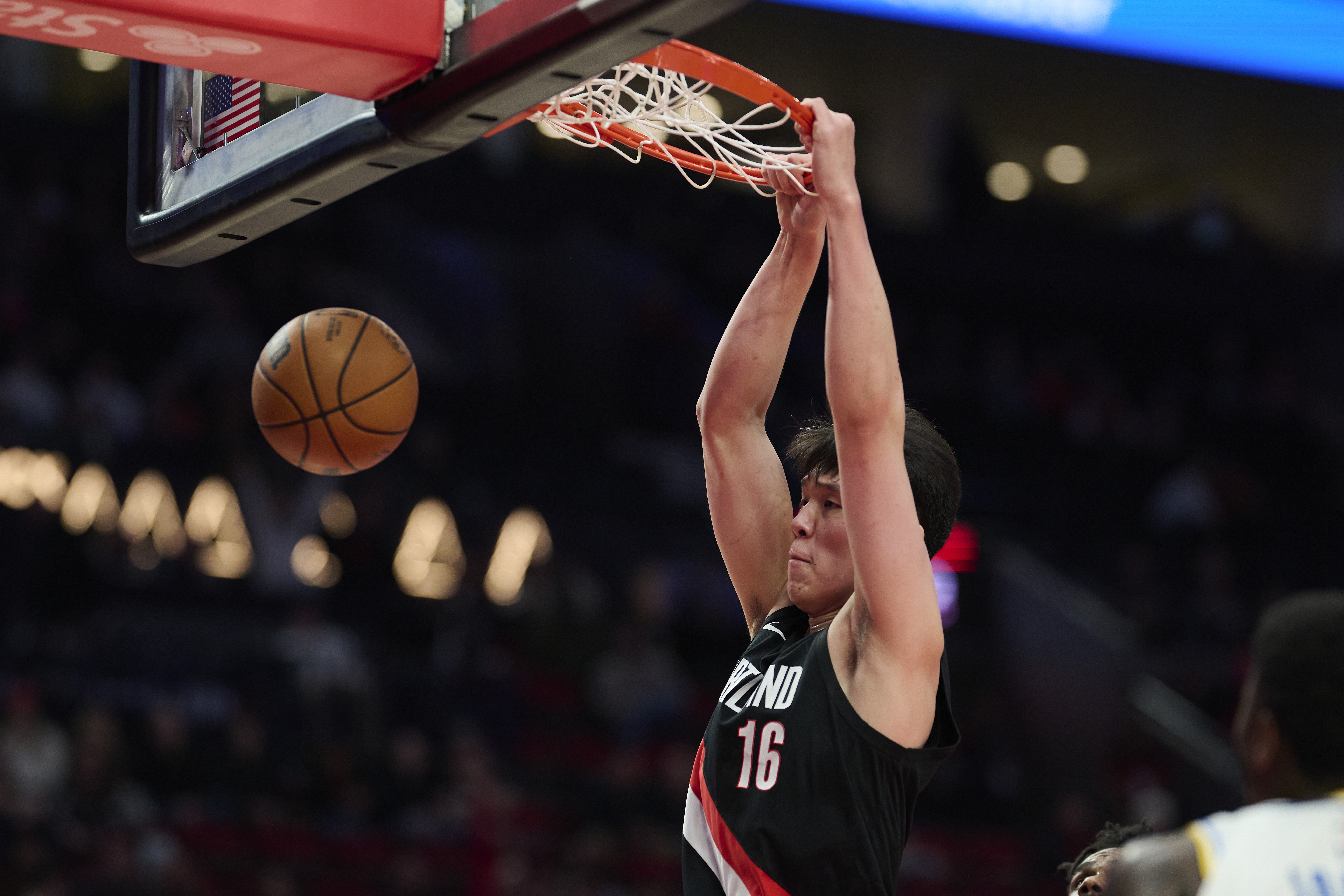 杨瀚森谈夏训重点:投篮与NBA节奏适应,自评“辛苦、提高、提高” 杨瀚森谈夏训重点:投篮与NBA节奏适应,自评“辛苦、提高、提高”