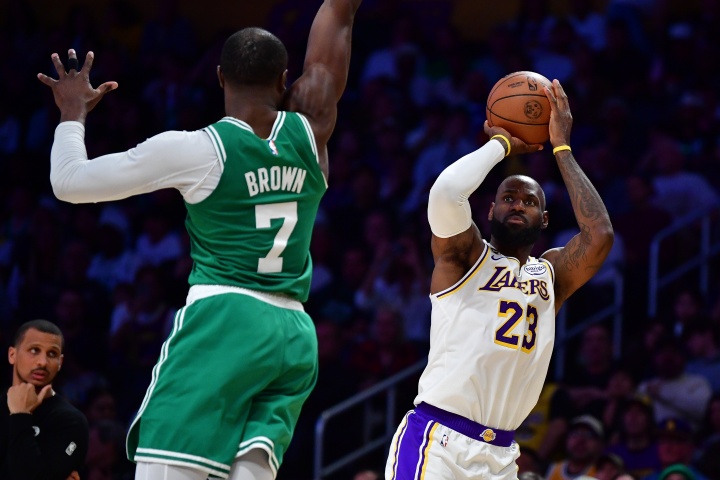 NBA高管:詹姆斯今夏的决定确实影响了赛程 为此准备了多个备案 NBA高管:詹姆斯今夏的决定确实影响了赛程 为此准备了多个备案